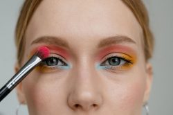 Trucco occhi piccoli, per occhi azzurri, marroni e verdi
