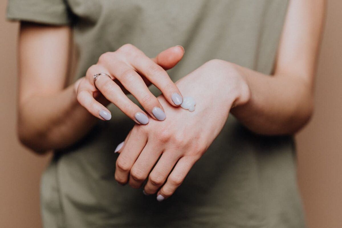 Cura delle mani screpolate