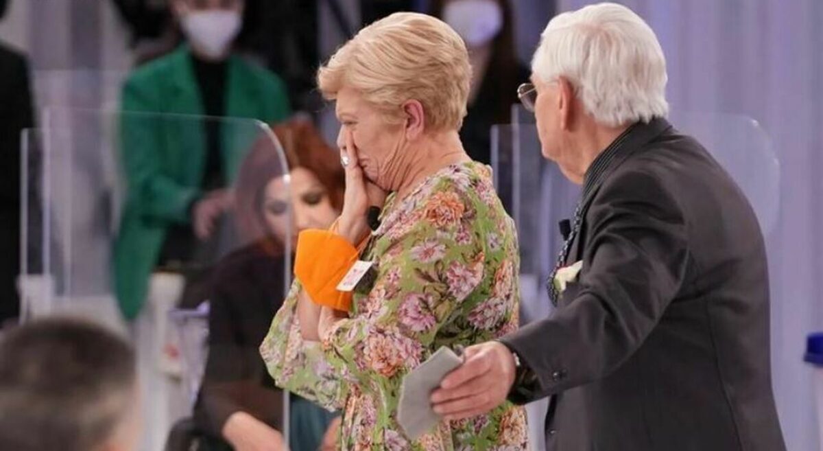 Uomini e Donne, Pinuccia sotto accusa: ha lasciato la dentiera…