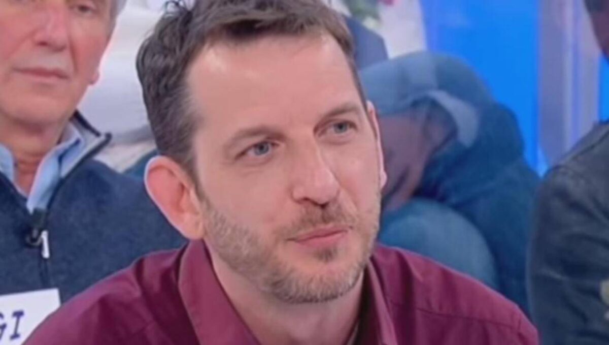Uomini e Donne, un ex cavaliere ha abbandonato: voleva scappare…
