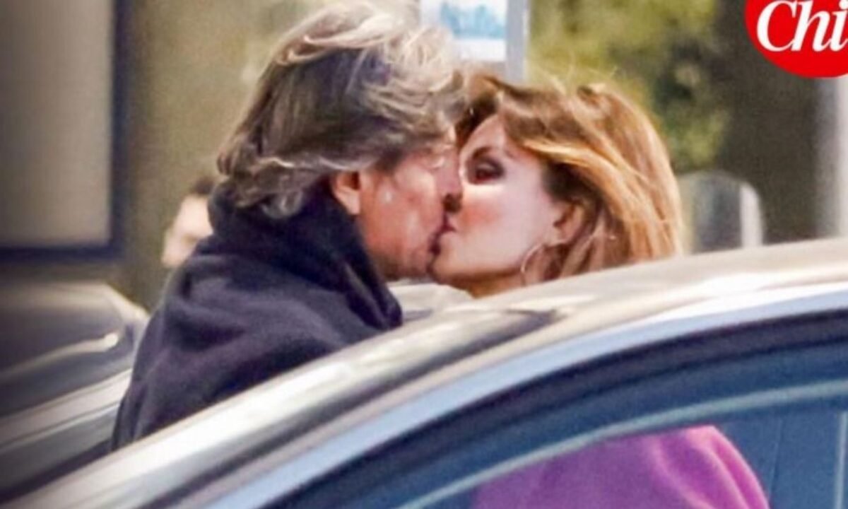 Alba Parietti esce allo scoperto: il bacio con…