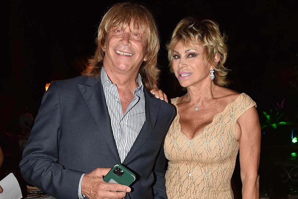 Carmen Russo ed Enzo Paolo Turchi: look da prima comunione a prova di “Tuca Tuca”