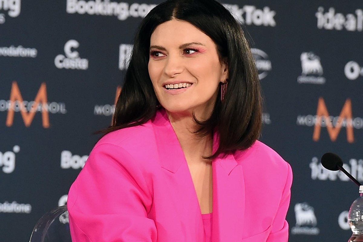 Eurovision 2022, Laura Pausini pink “come la vita, la musica e la pace”