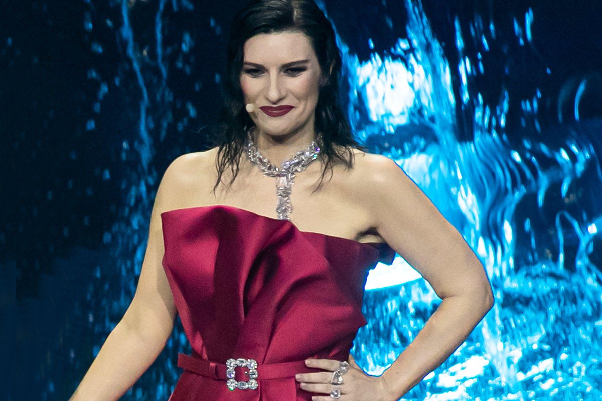 Eurovision: Laura Pausini, che principessa! I look della seconda serata