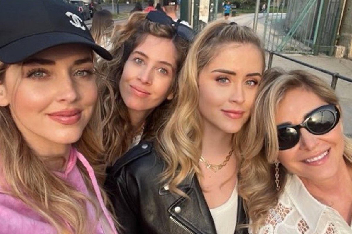 Marina Di Guardo “ruba” il chiodo a sua figlia Chiara Ferragni!