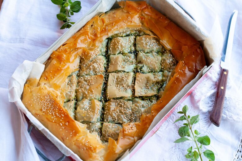 Spanakopita, torta greca spinaci e feta