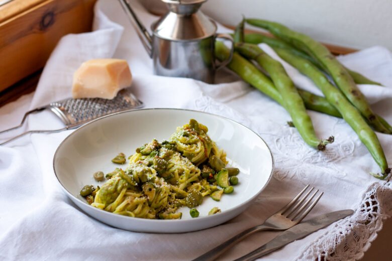 Tajarin piemontesi con verdure primaverili