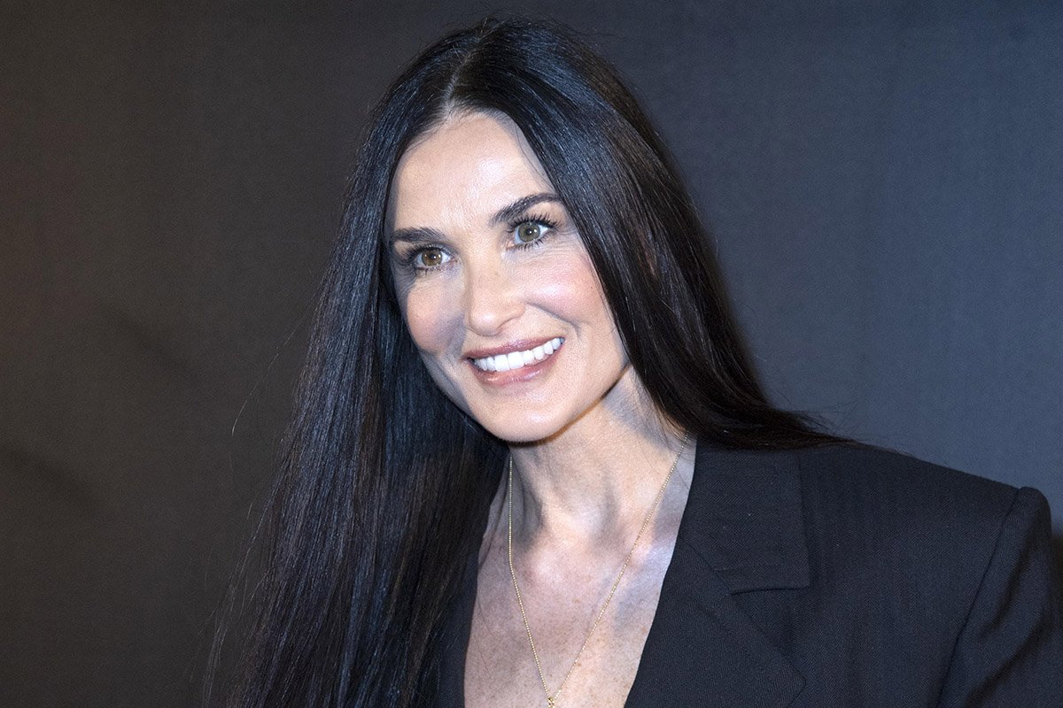 Demi Moore e le figlie danno il via all’estate. E le temperature diventano bollenti