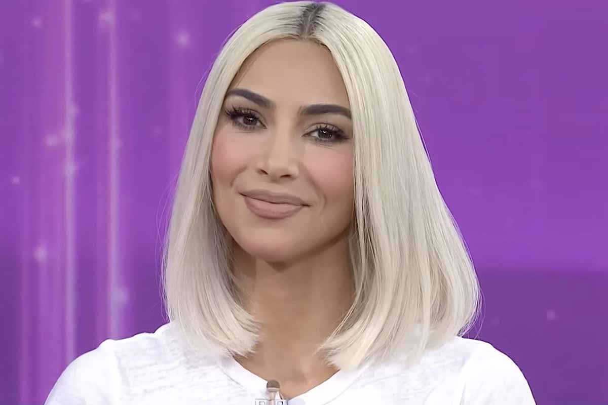 Kim Kardashian mette a tacere le accuse: “Non ho rovinato quel vestito”