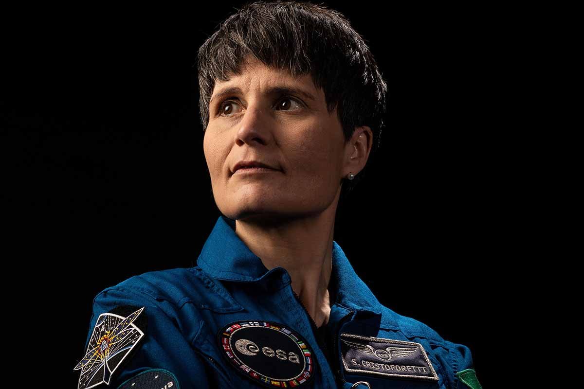 Samantha Cristoforetti, che dramma i capelli! Sandra Bullock l’aiuterà?