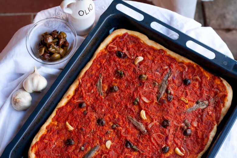 Sardenaira, tipica focaccia di Sanremo
