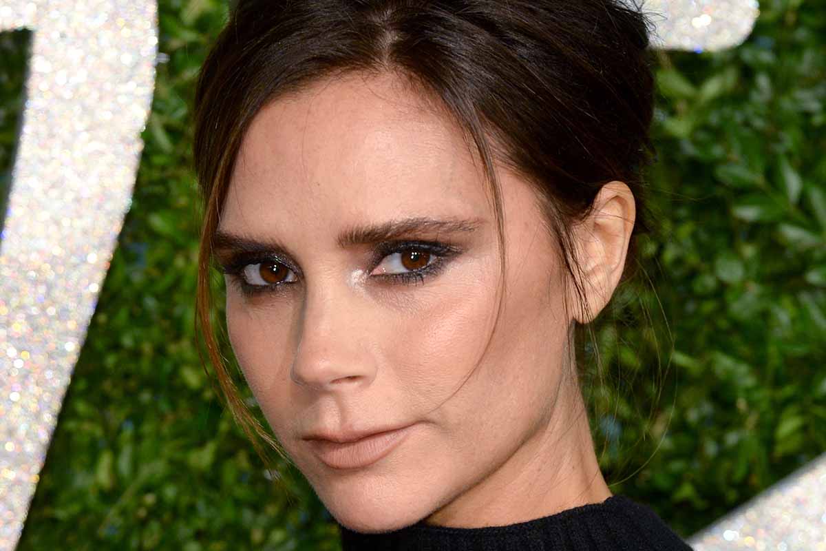 Victoria Beckham sfida l’afa con il latex