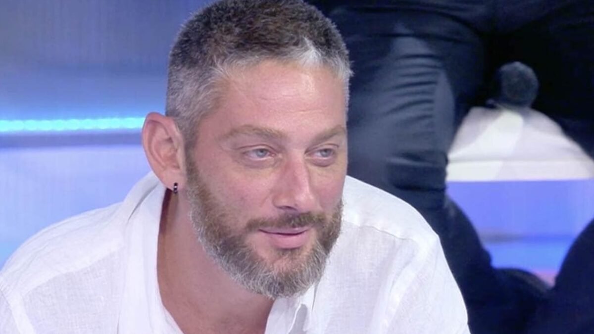 Isola dei Famosi, paura per Edoardo Tavassi: deve operarsi