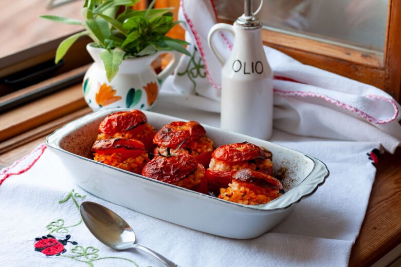 Pomodori ripieni di riso al forno