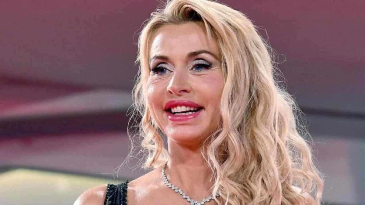 Tale e Quale Show: Valeria Marini pronta per la sfida