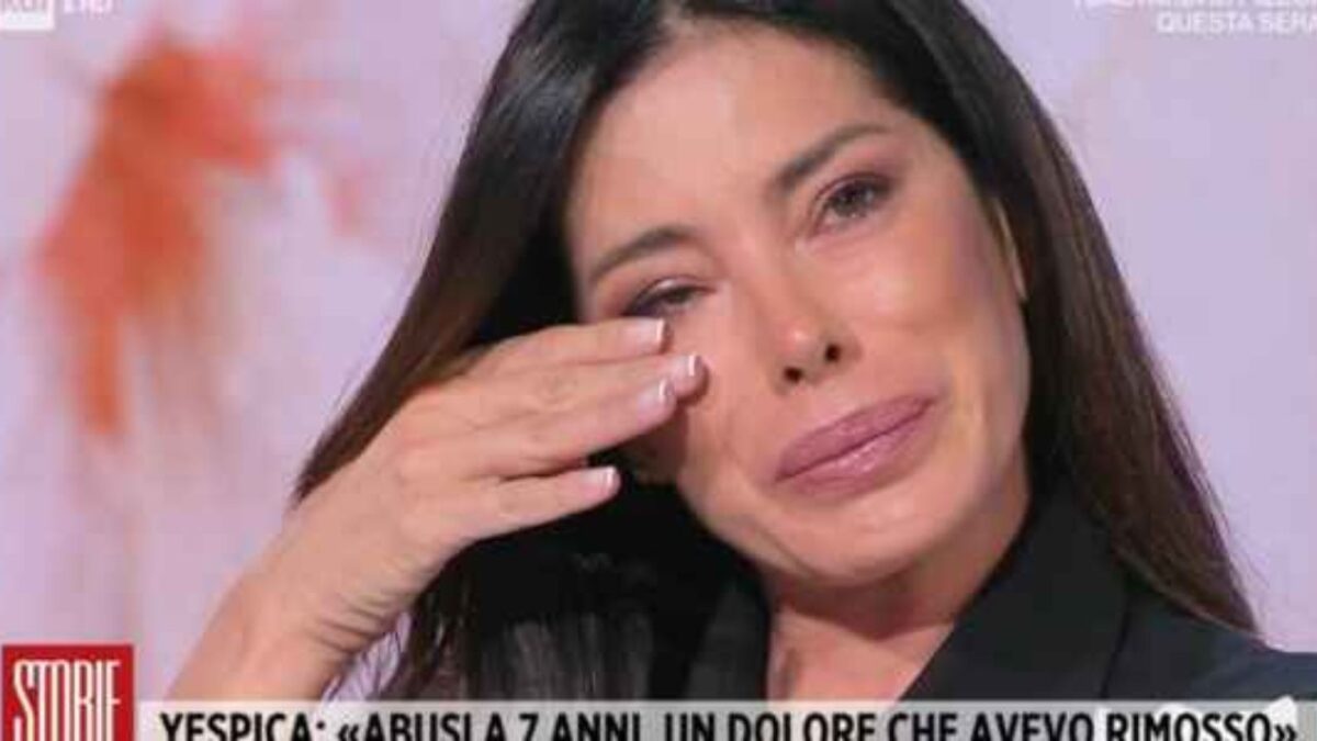 Isola dei Famosi, paura per Aida Yespica: dimagrita per la malattia?
