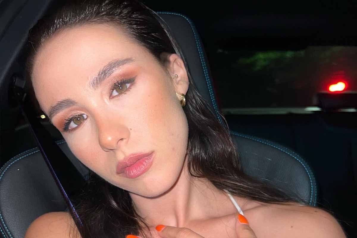 Aurora Ramazzotti in topless: gli haters la attaccano e lei li gela