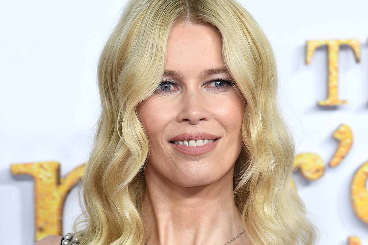 L’abito di Claudia Schiffer sta bene a tutte!
