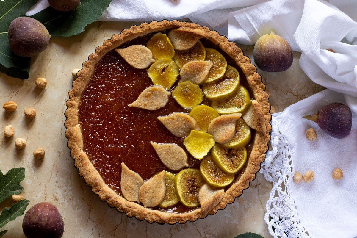 Crostata di nocciole con confettura di fichi freschi