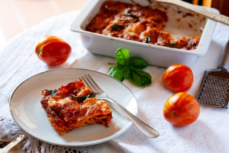 Lasagne di carasau con pomodoro e mozzarella
