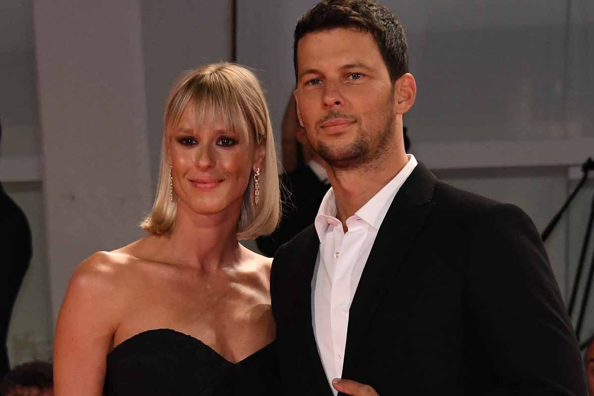Federica Pellegrini e Matteo Giunta: coppia “black” a Venezia