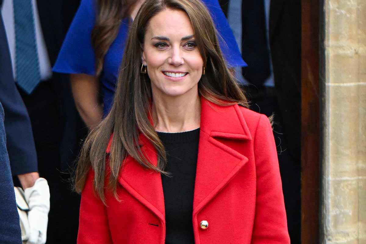 Kate Middleton, il look da principessa del Galles è un omaggio a Lady D
