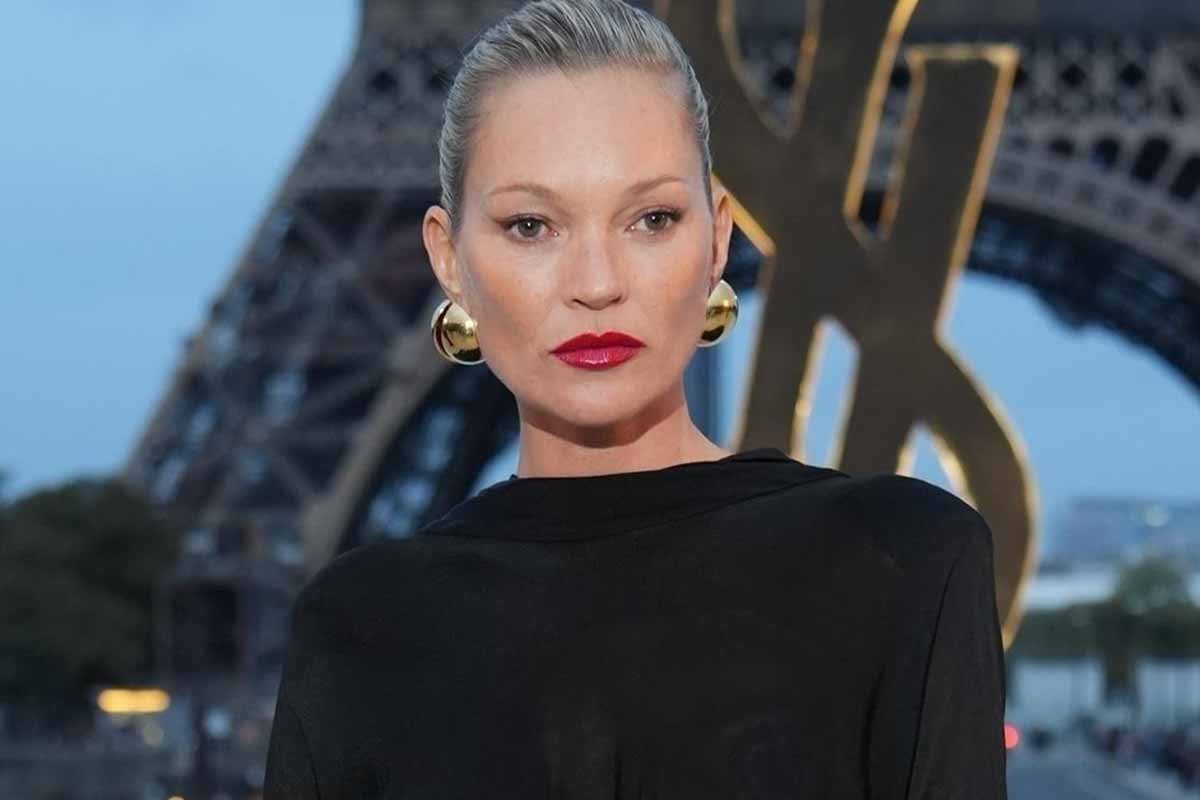 Parata di star alle sfilate di Parigi: chi è la più glam?