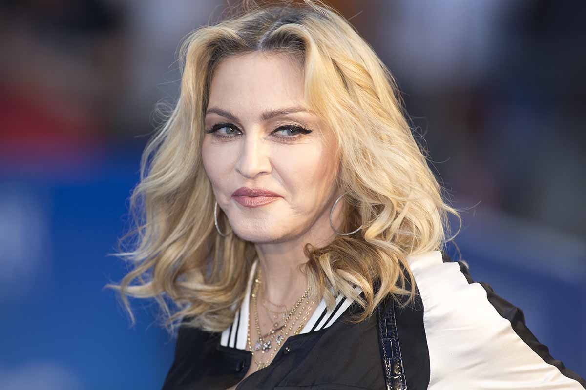 Madonna cambia look: ora ha i capelli rosa