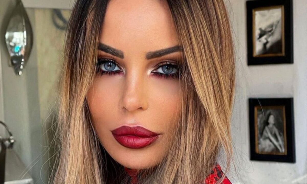 Nina Moric sta male: un dolore atroce la sta consumando