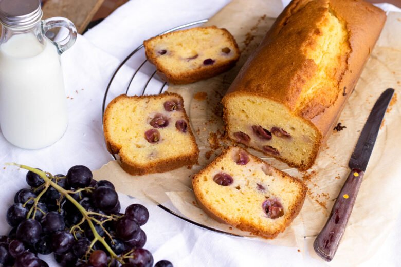 Plumcake soffice all'uva nera