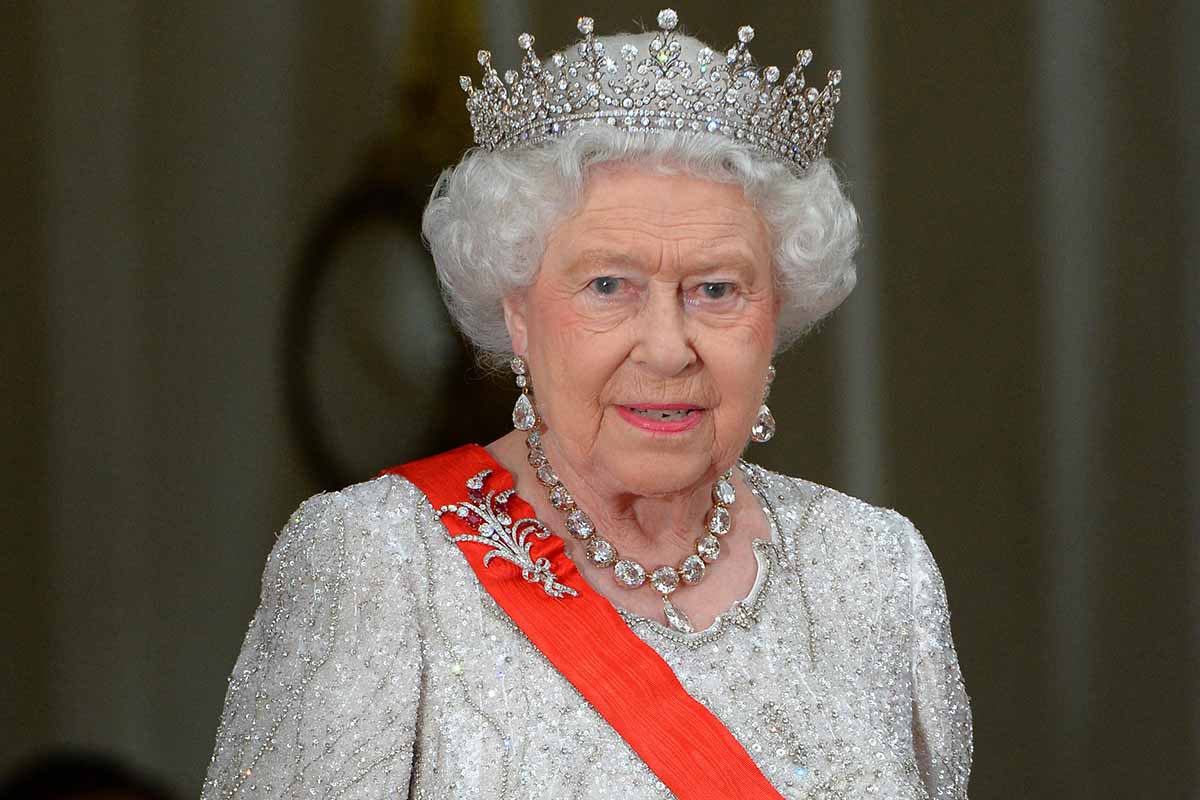 Ecco i gioielli della regina Elisabetta, e a chi andranno