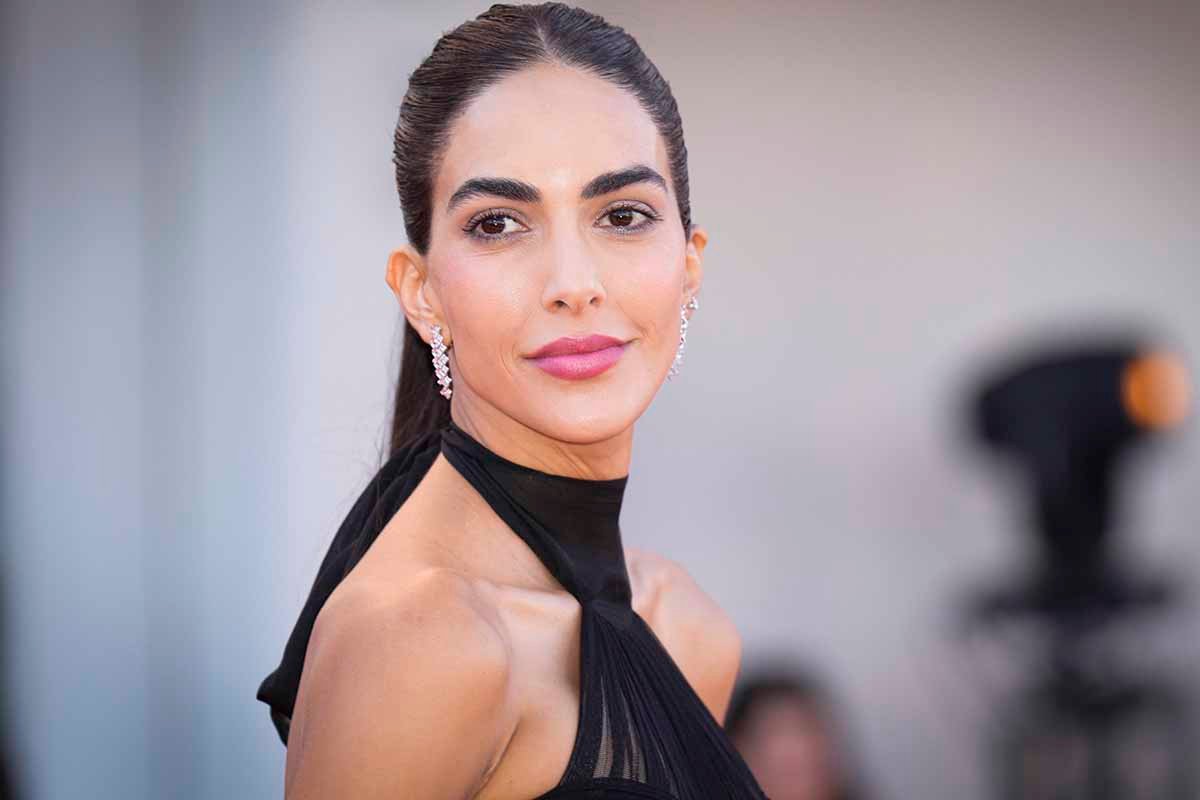 Venezia, Rocío Muñoz Morales si riprende la scena con un trucco…