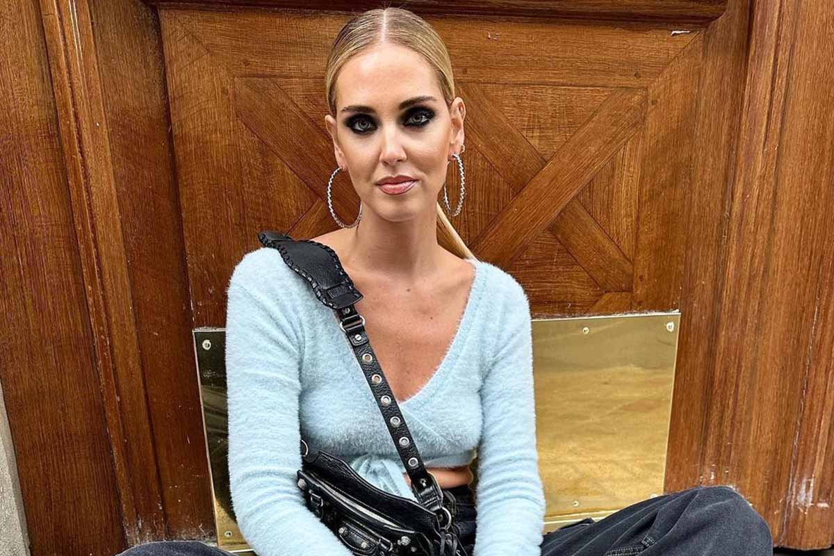 Chiara Ferragni rilancia i jeans cargo. E difende tutte le donne…