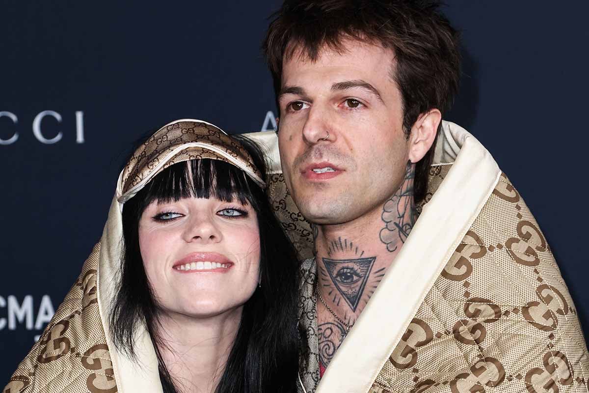 Billie Eilish e Jesse Rutherford: debutto di coppia sotto una coperta
