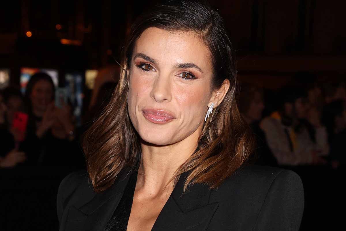 In pelle, neri e chic: i look di Elisabetta Canalis per l’inverno