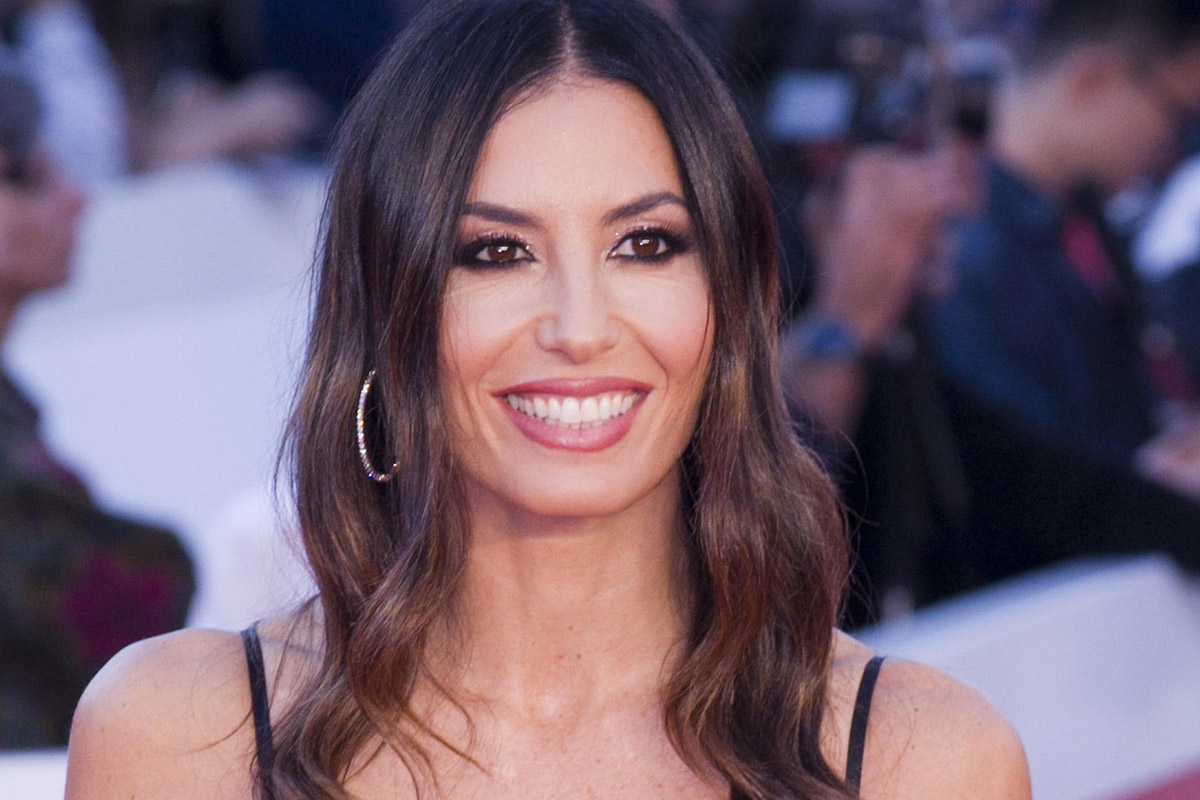 Elisabetta Gregoraci sfoggia il primo “bikini natalizio”
