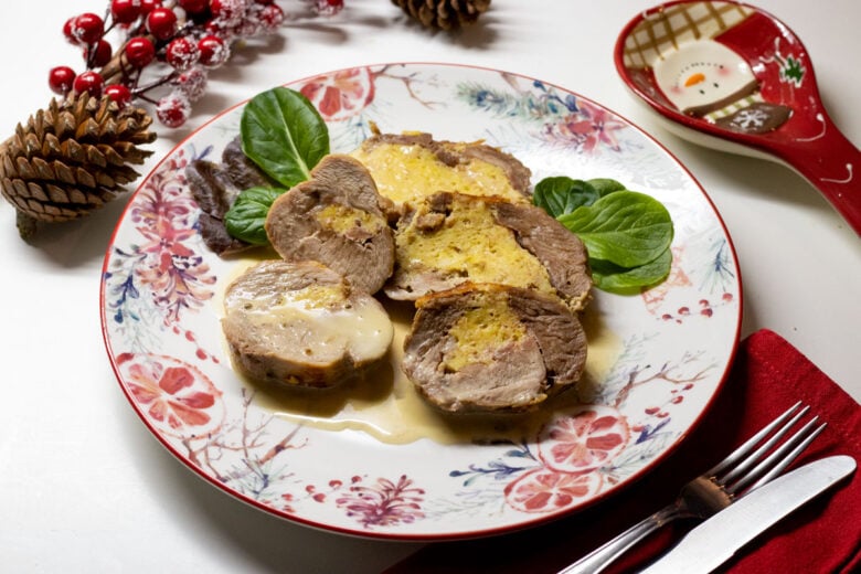 Rotolo di tacchino ripieno con pancetta