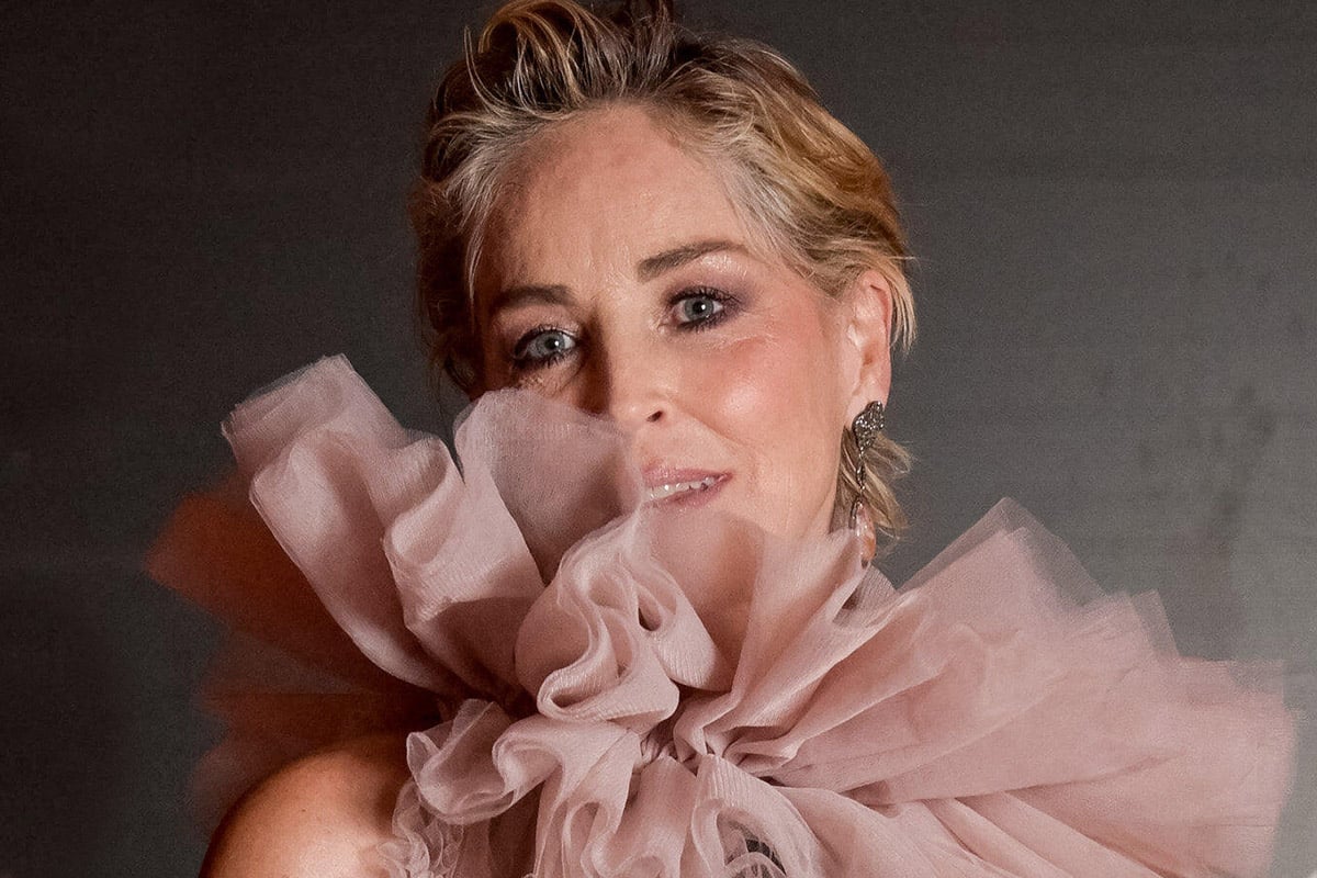 Sharon Stone, sul red carpet è una diva romantica