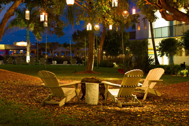 Illuminare il giardino senza corrente come fare