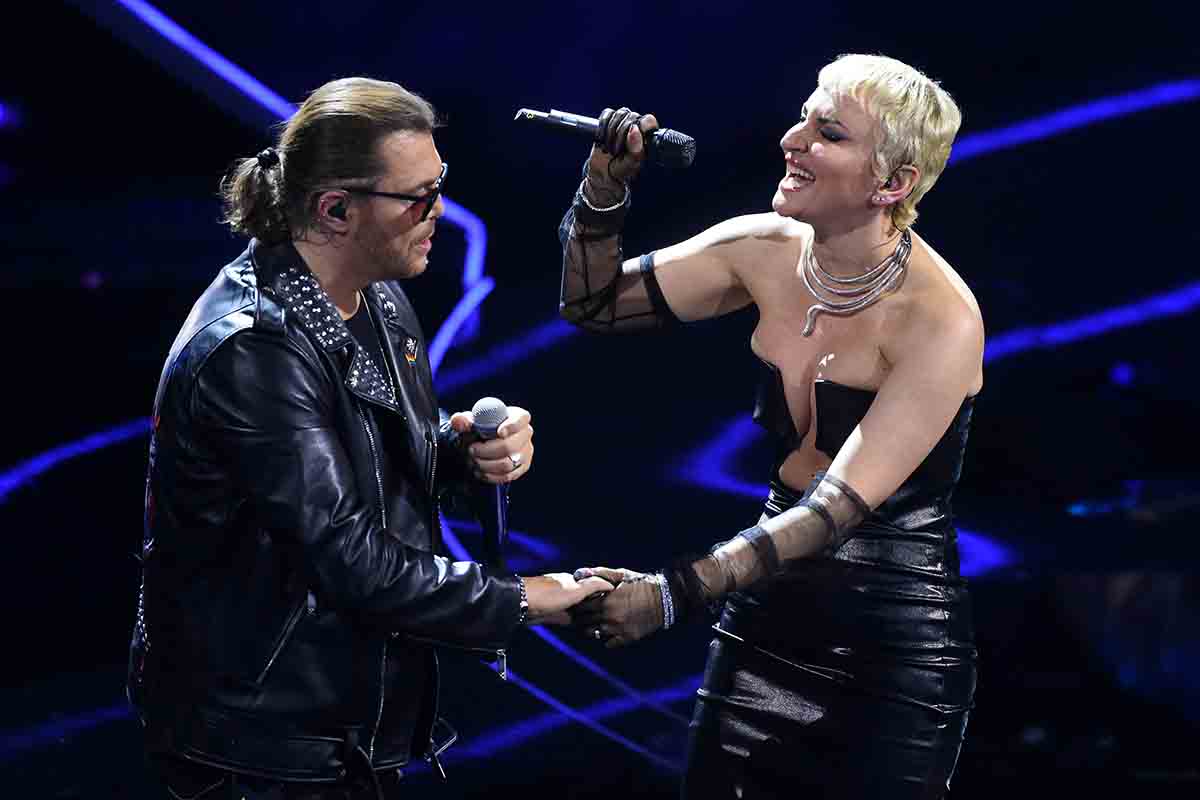 Sanremo, da Arisa a Leo Gassman: è stato il Festival degli incidenti di stile