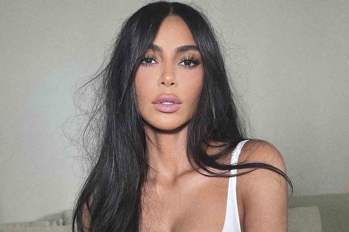 Per Kim Kardashian è già estate: ecco la nuova collezione di bikini