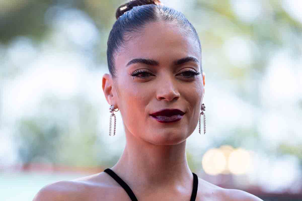 Elodie, il nude look è virale