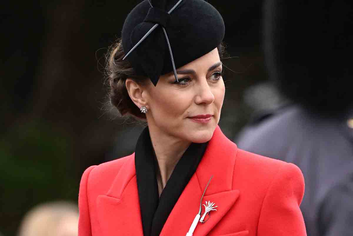 Kate Middleton, che chic! E la spilla vale una fortuna