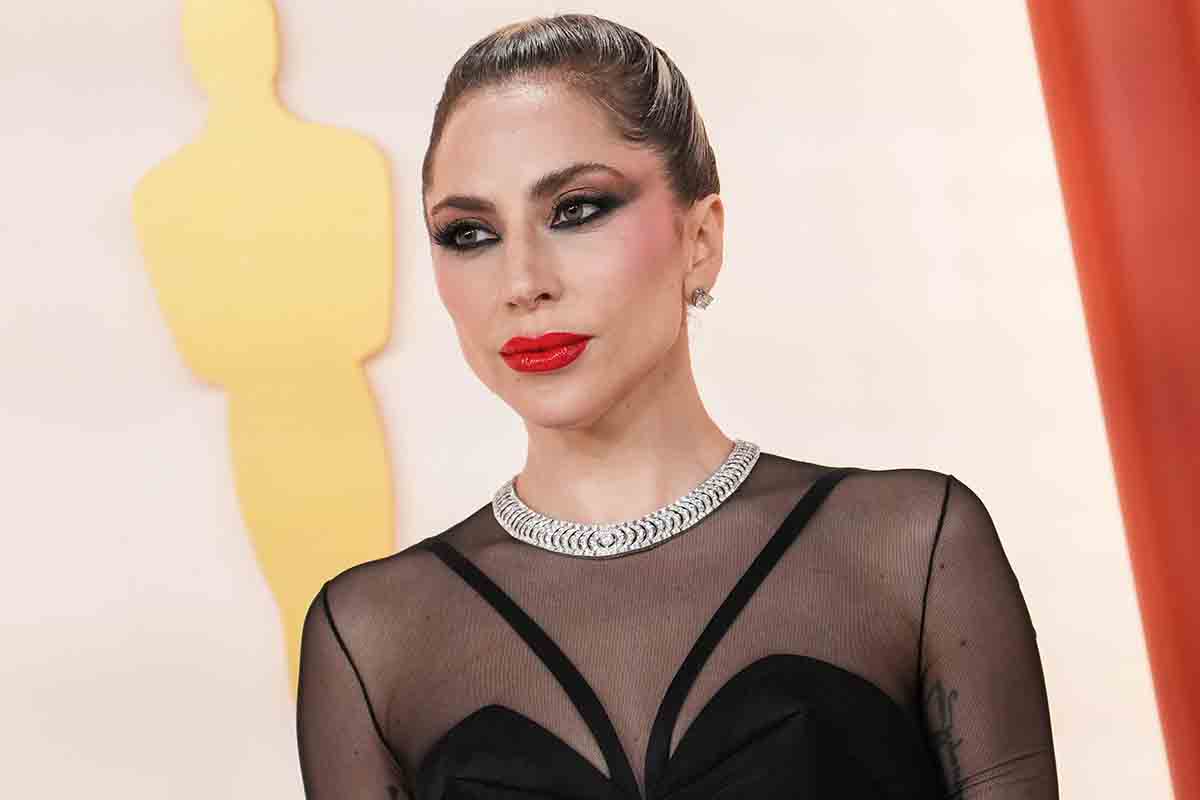 Oscar 2023, da Lady Gaga a Salma Hayek: tutti i look