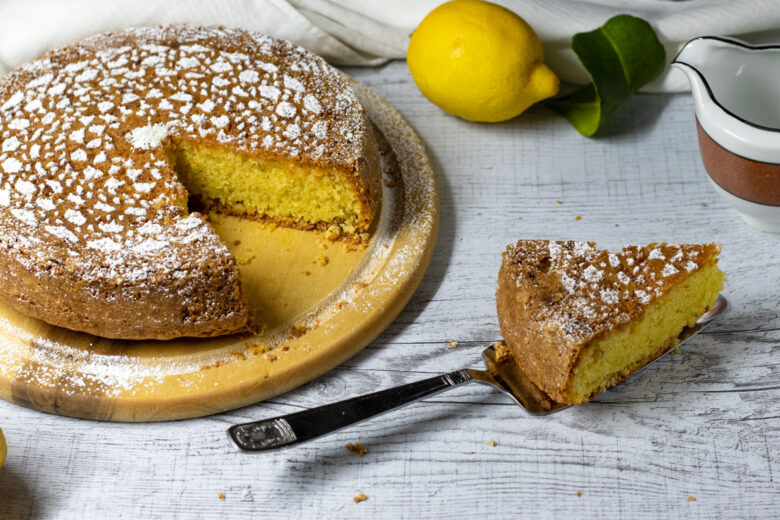 Torta caprese al limone