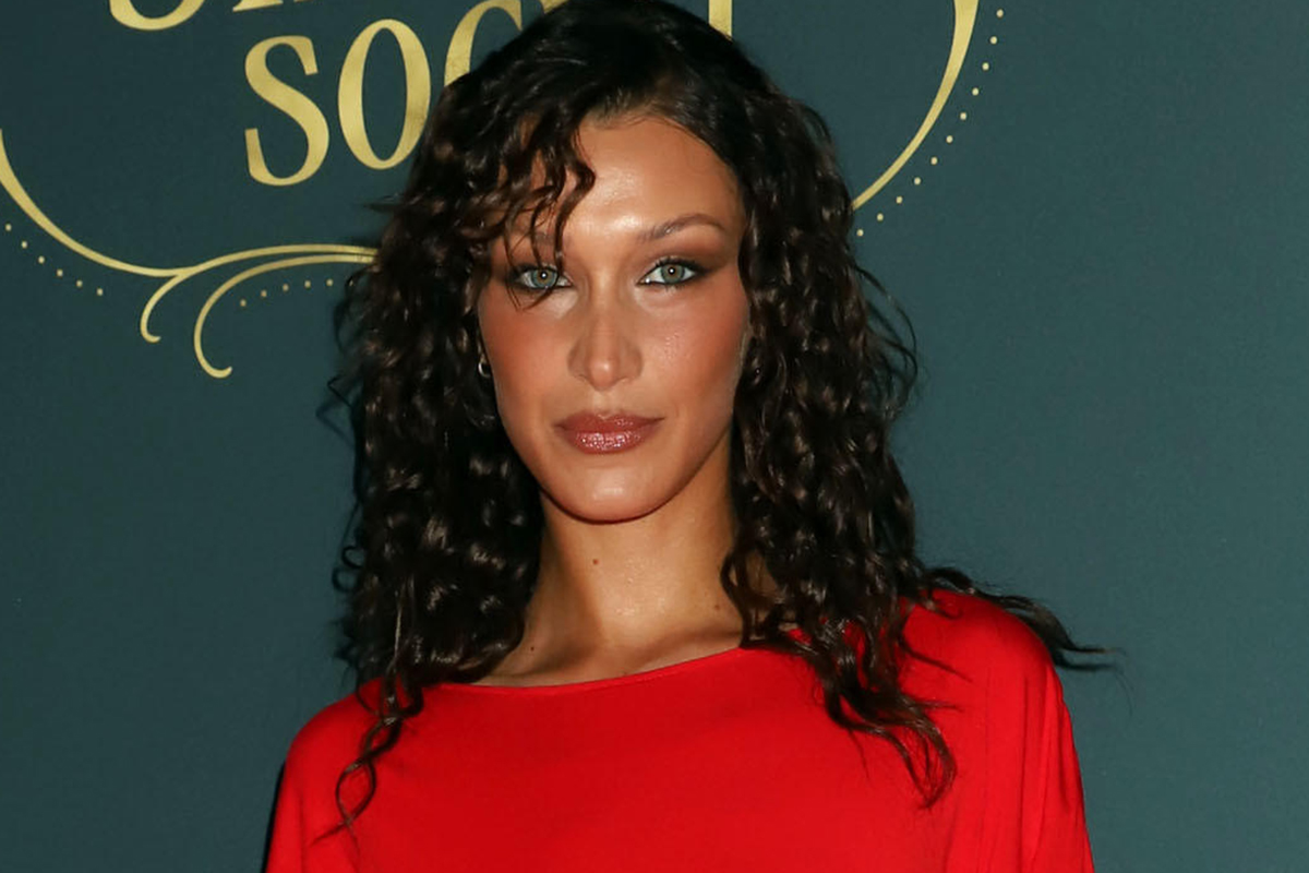 Bella Hadid lancia una capsule di moda