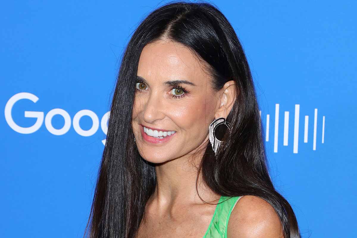 Demi Moore sbalordisce con il bikini animalier