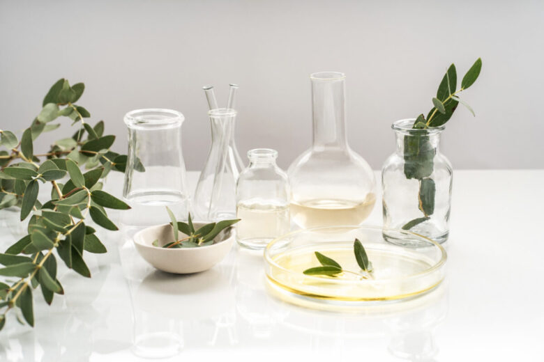 Ampolle e erbe utilizzate in erboristeria