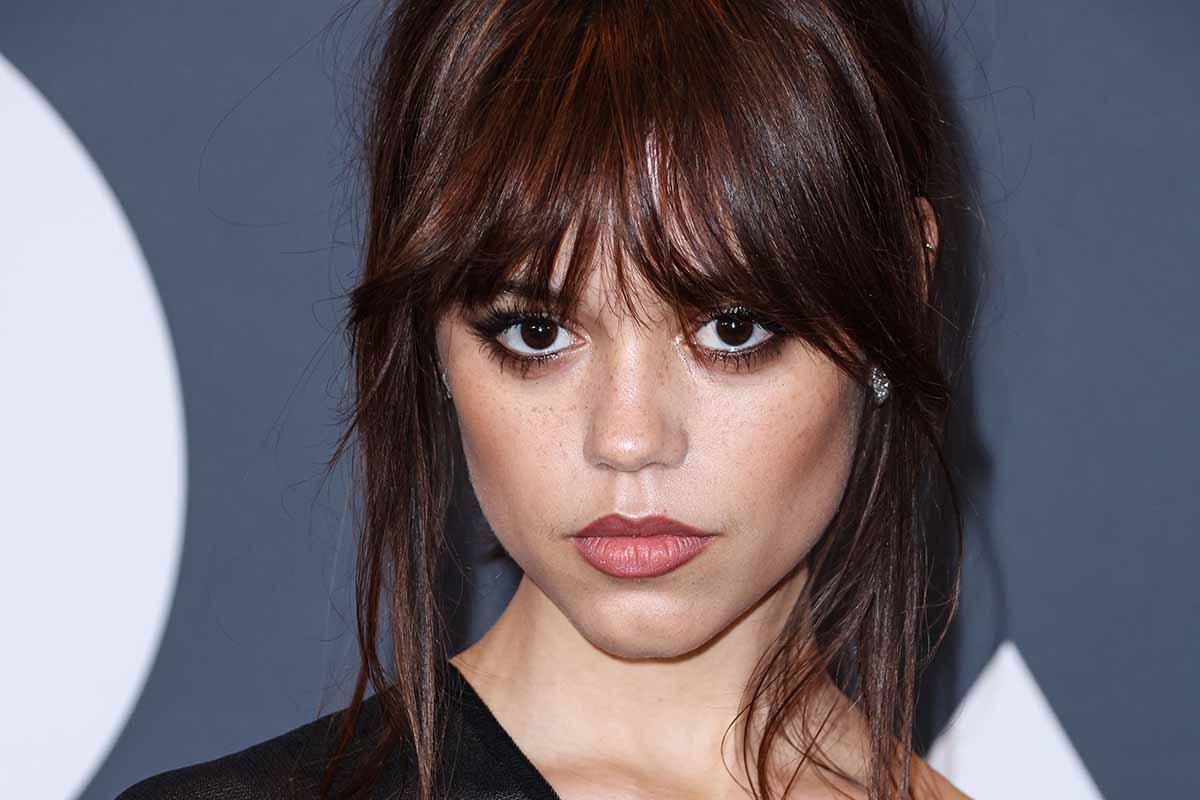 Jenna Ortega, il suo crop top è degno di Mercoledì Addams