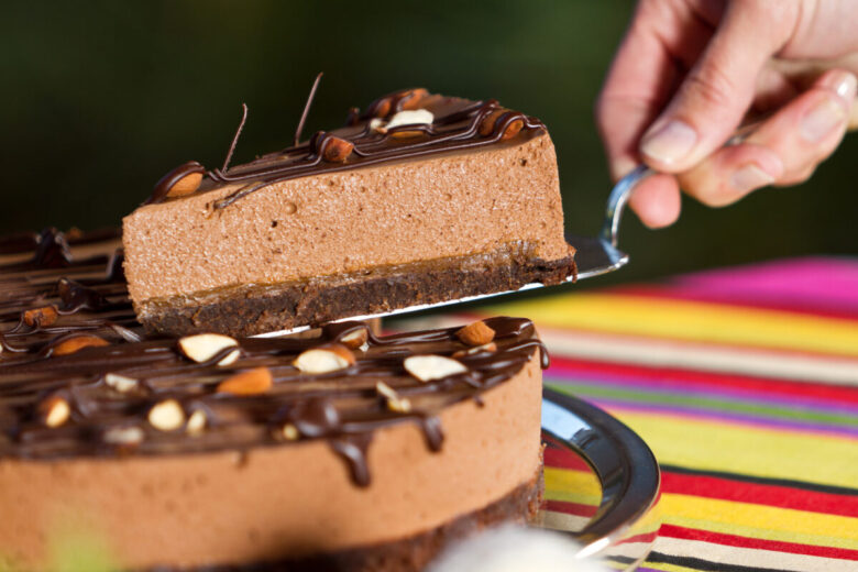 Torta mousse al cioccolato e caramello